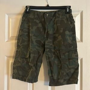 Levi’s Strauss boys camo shorts.  Size 10.